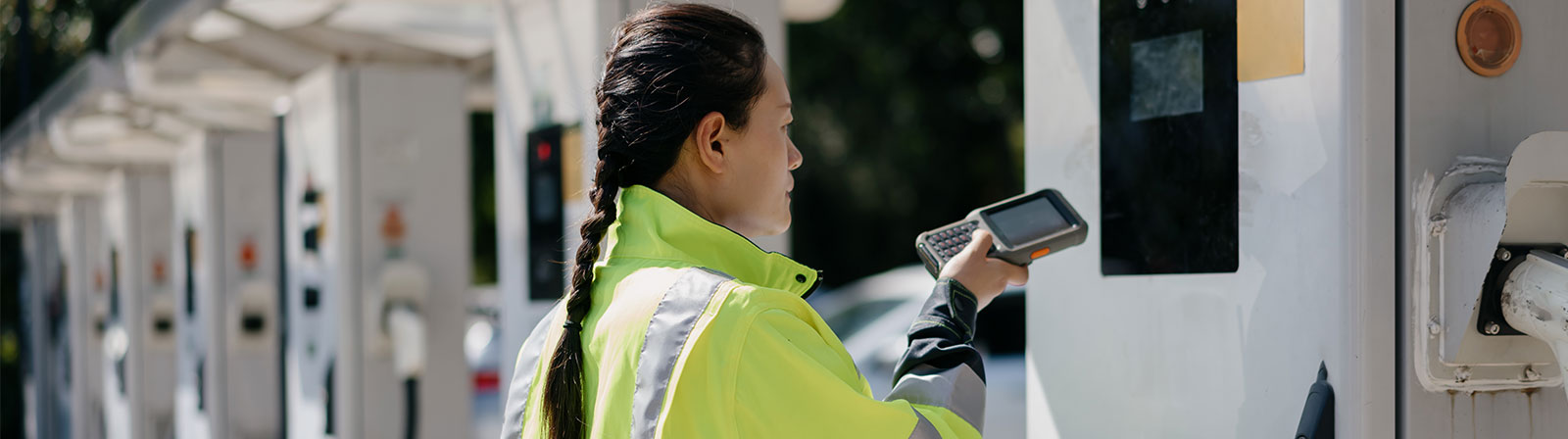 EV-station-repair_sinology_Moment-GettyImages