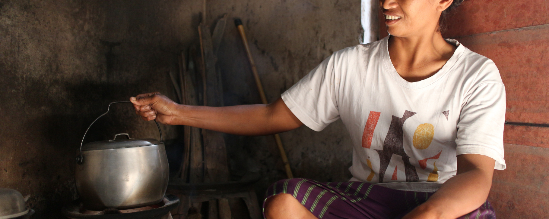 RISE 2020: Clean Cooking Woman cooking on a stove in Indonesia