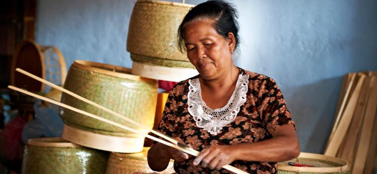 Rural Women Light Up Their Homes in Lao PDR | ESMAP