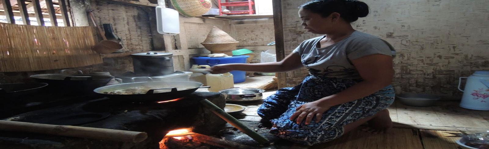Indonesia Clean Cooking: ESMAP Supports Innovative Approaches to Build the Local Cookstoves Market, Helps Increase Access
